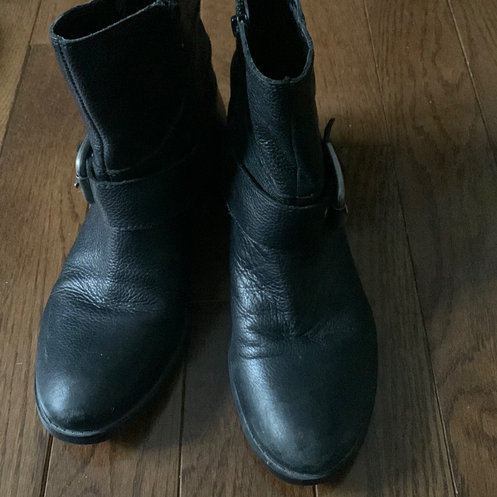 Nine West Zipped Black Leather Ankle Boots - Size 6.5